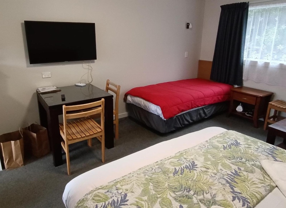 Bayfield Motel and Apartment
